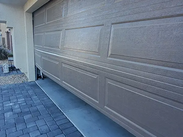 broken garage door panels in spring valley 1